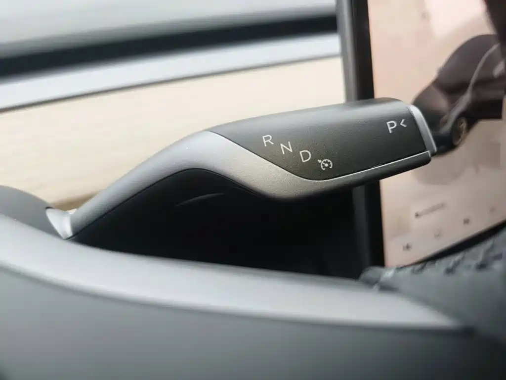 Tesla Model 3 — миниатюра 14