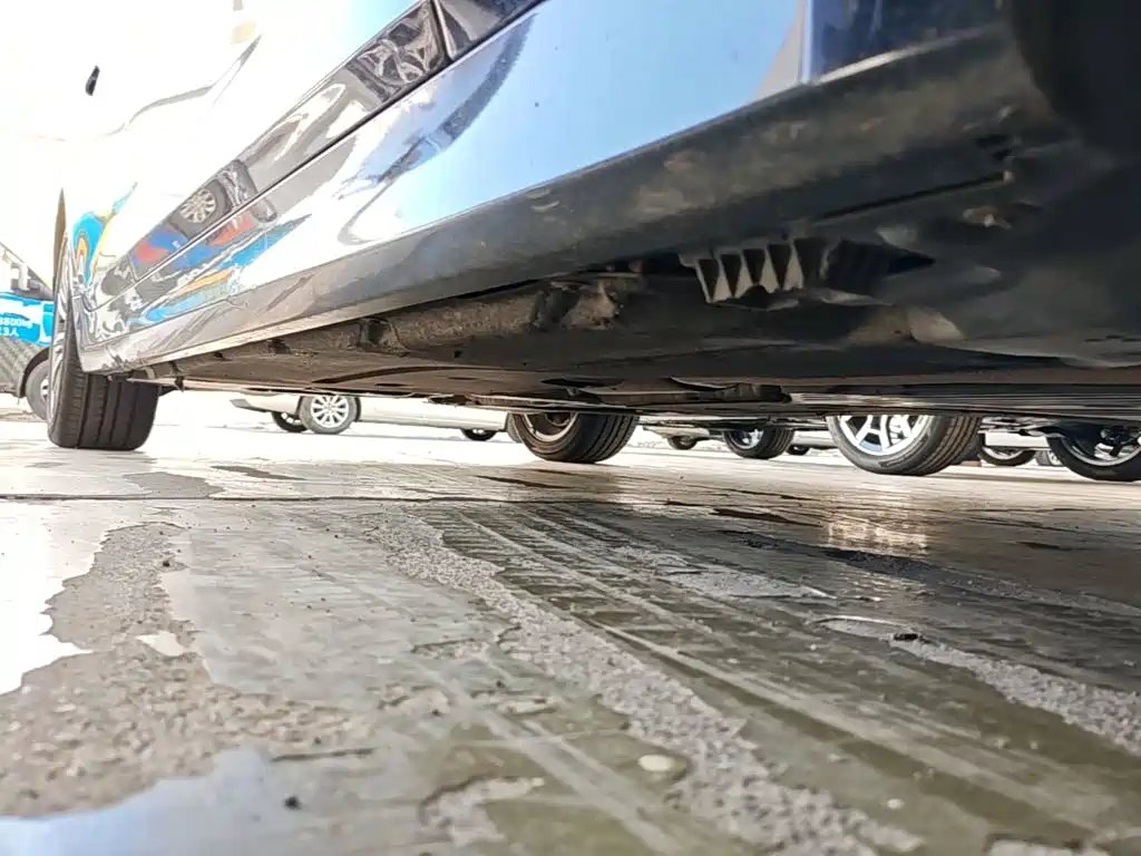 BMW 5 Series — миниатюра 21