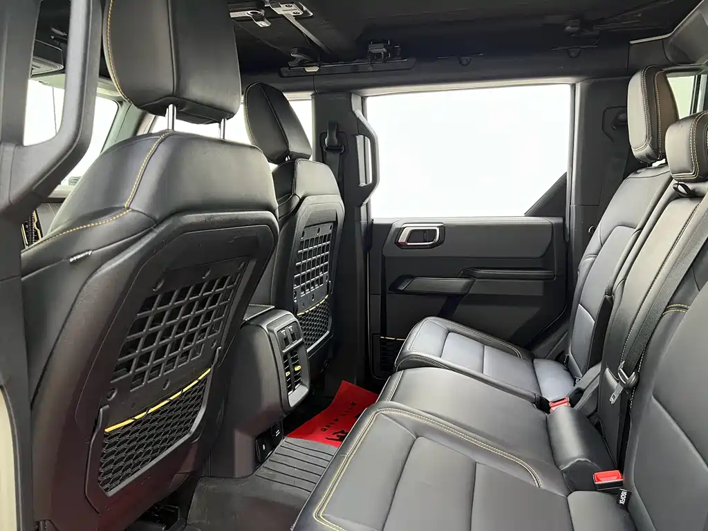 Ford Bronco — миниатюра 15