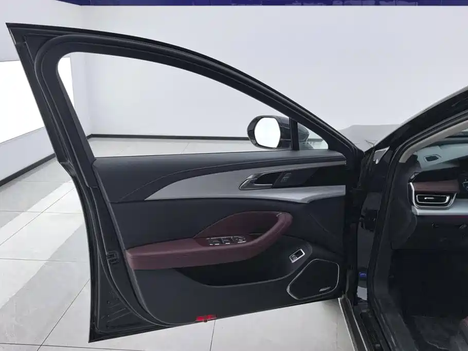 Hongqi Hongqi H5 — миниатюра 7