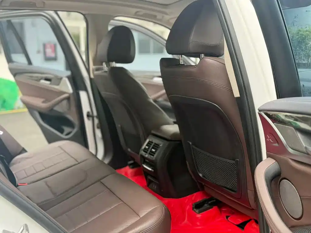 BMW X3 — миниатюра 8