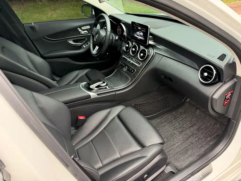 Mercedes-Benz C-Class — миниатюра 9
