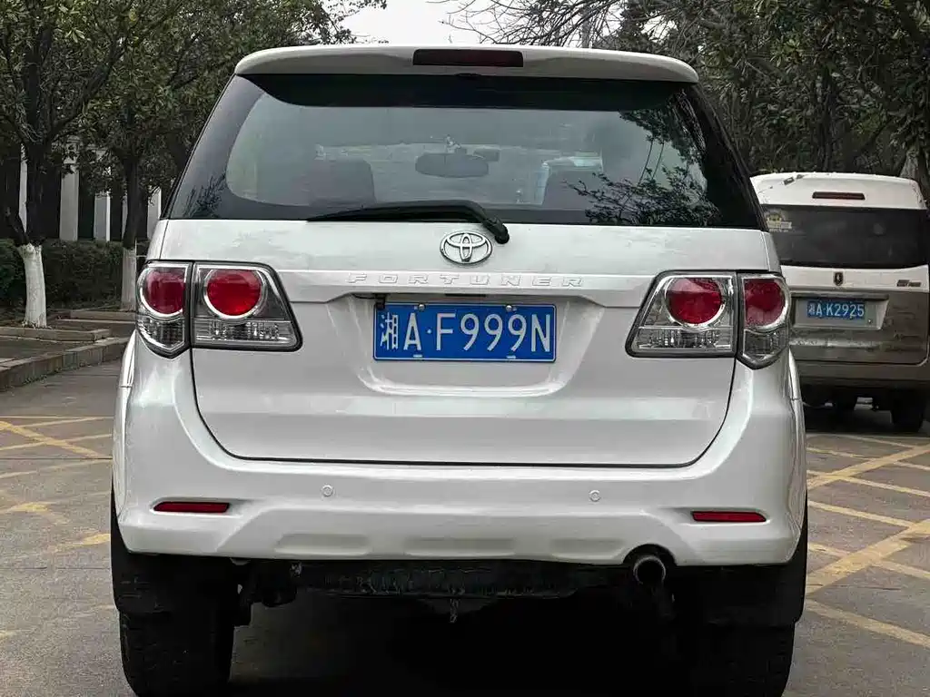 TOYOTA FORTUNER