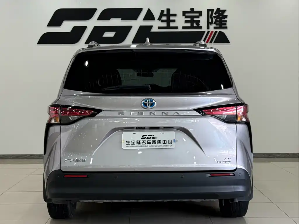 Toyota Sienna — миниатюра 5