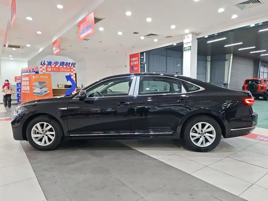 VOLKSWAGEN PASSAT NEW ENERGY