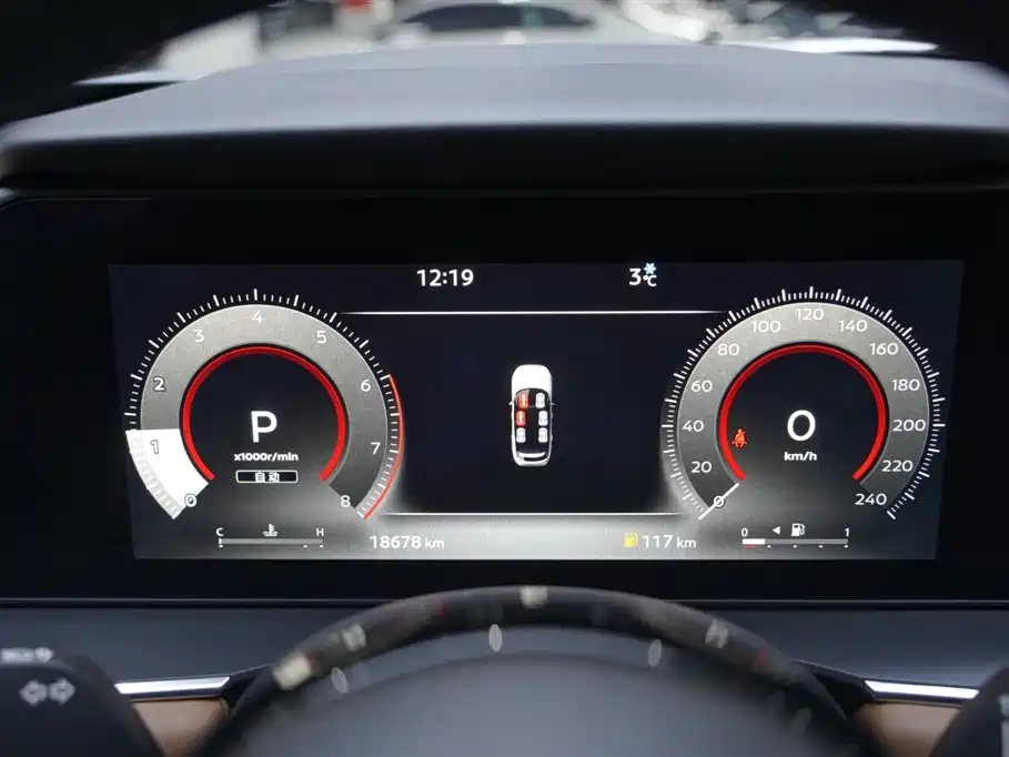 NISSAN EXPLORING THE LAND