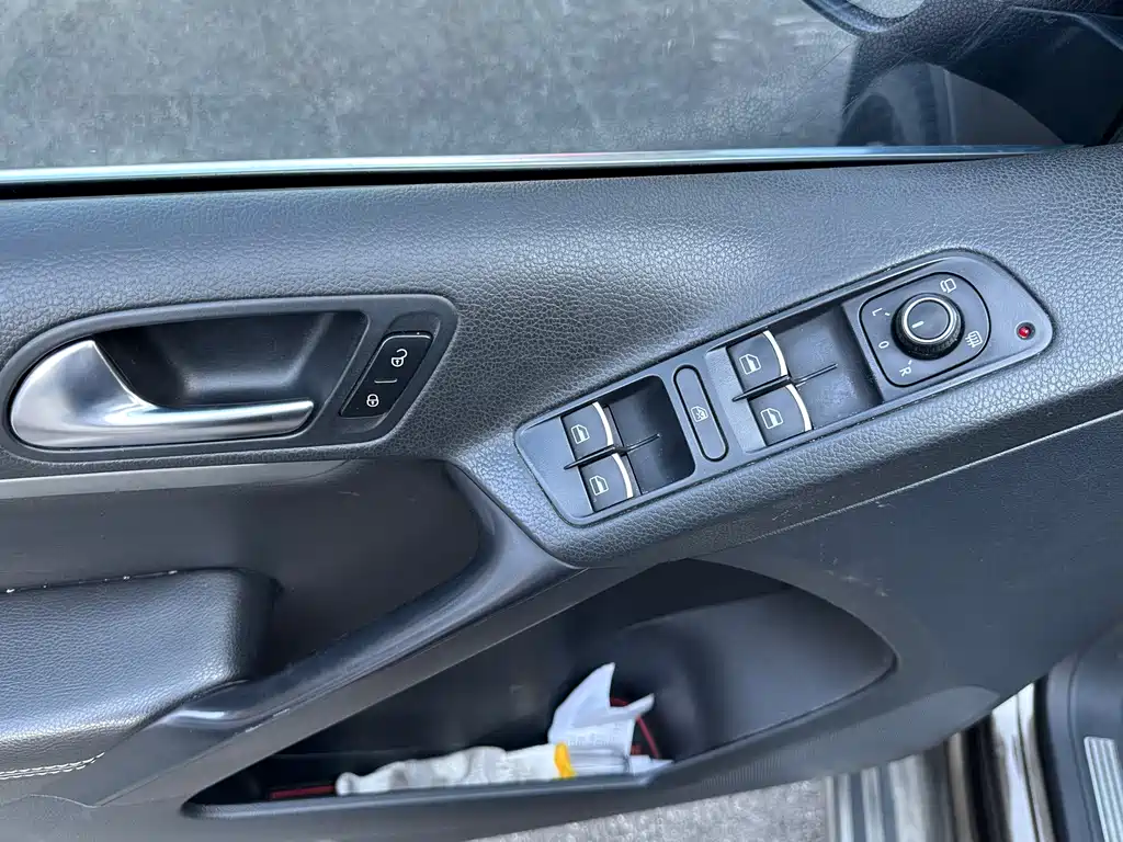 Volkswagen Tiguan — миниатюра 5