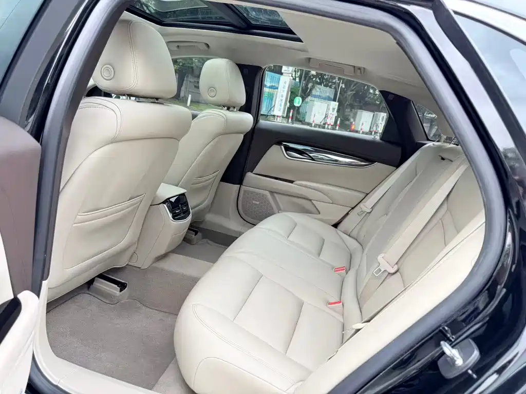 Cadillac XTS — миниатюра 5