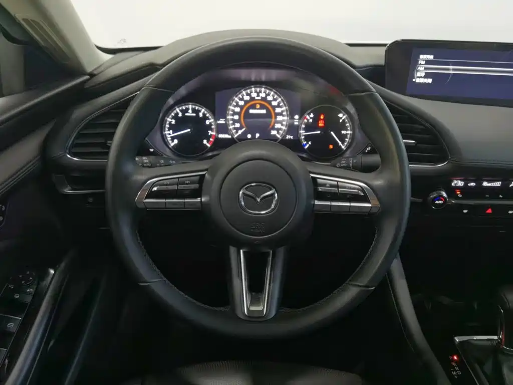 Mazda 3 Axela — миниатюра 11