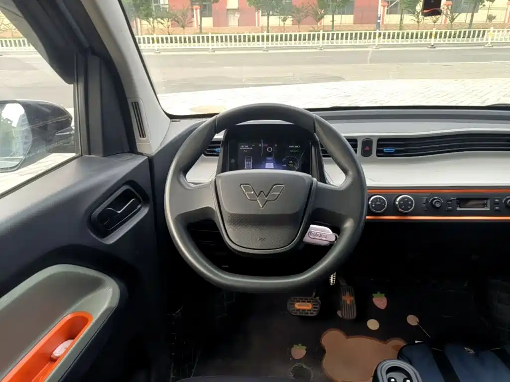 Wuling MINIEV — миниатюра 11
