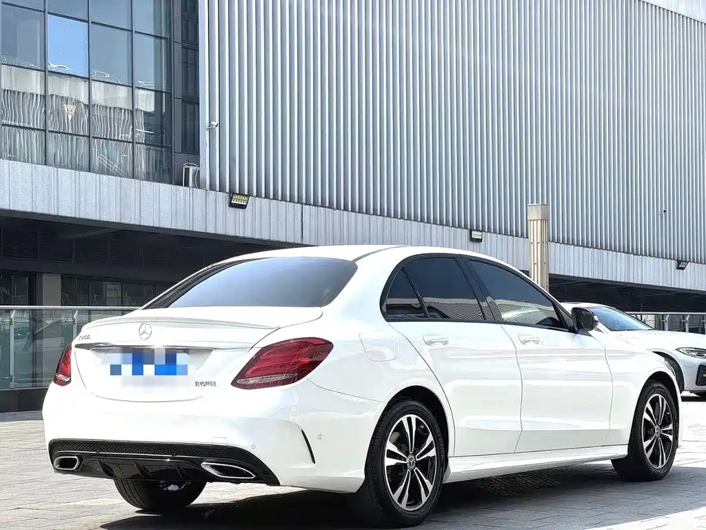 Mercedes-Benz C-Class — миниатюра 8