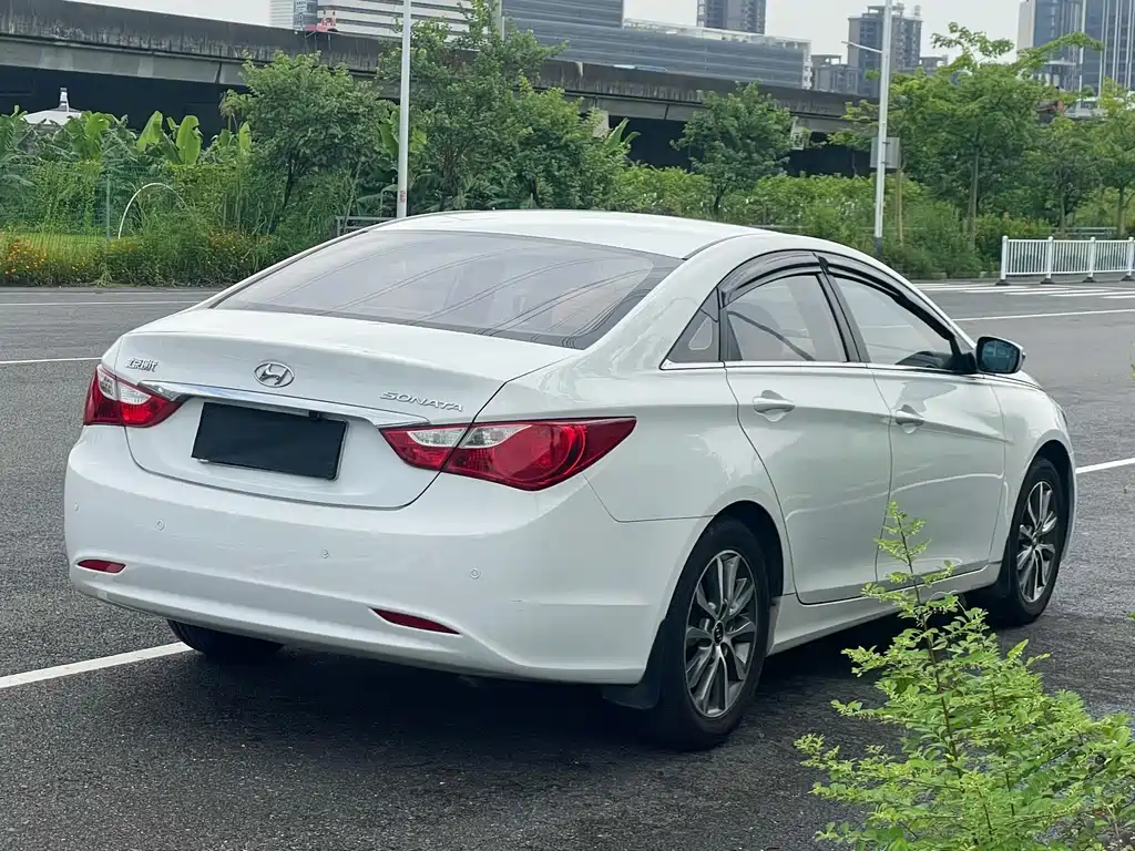 Hyundai Sonata — миниатюра 9