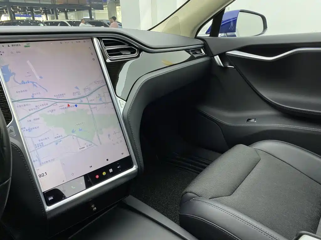 Tesla Model S — миниатюра 25