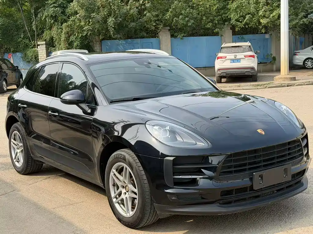 Porsche Macan — миниатюра 3