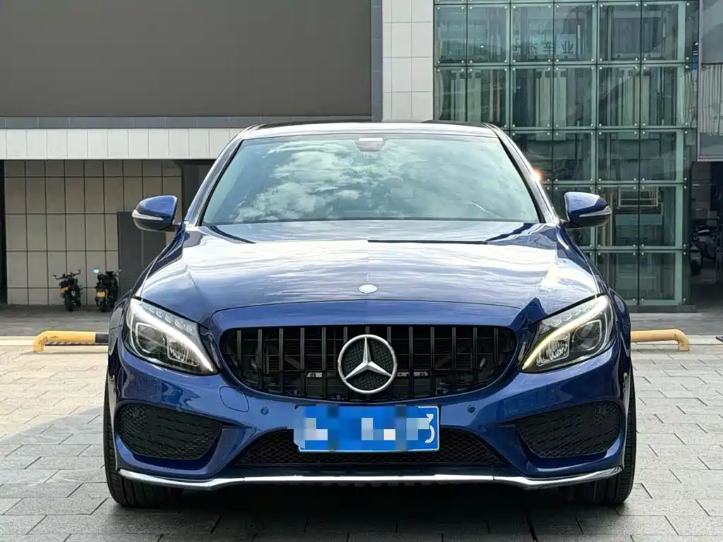 Mercedes-Benz C-Class — миниатюра 2