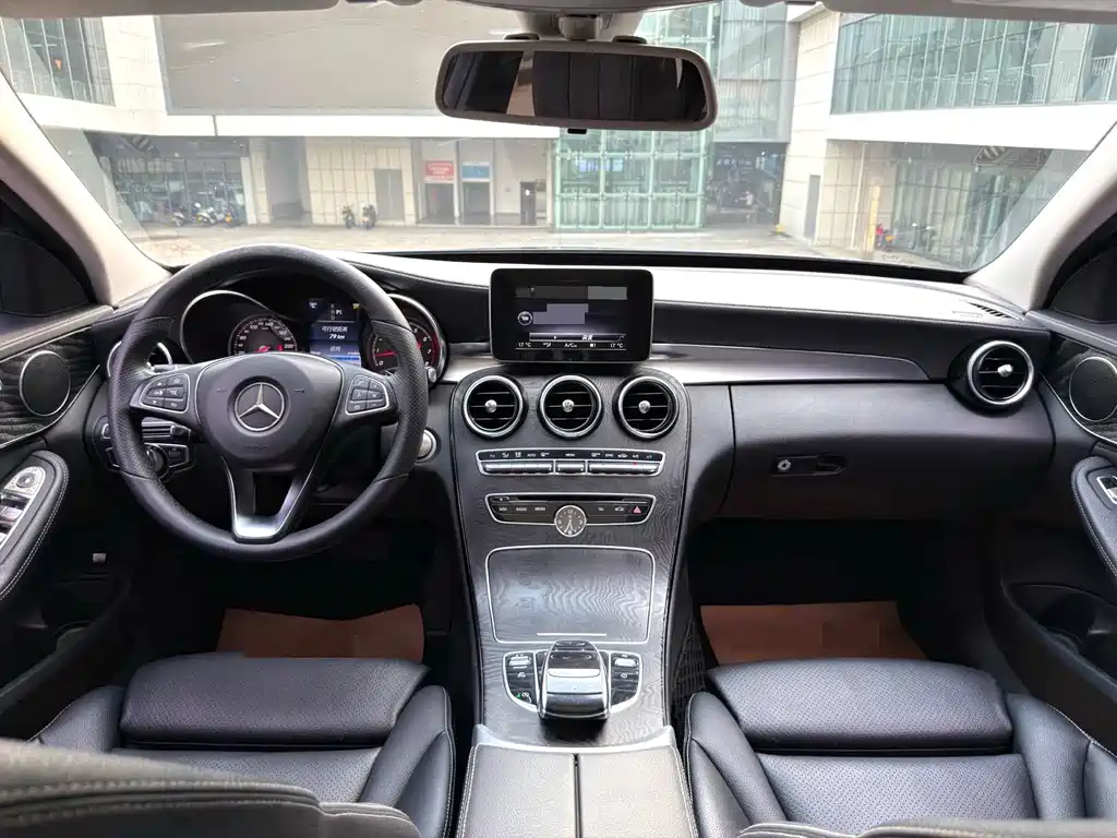 Mercedes-Benz C-Class — миниатюра 5