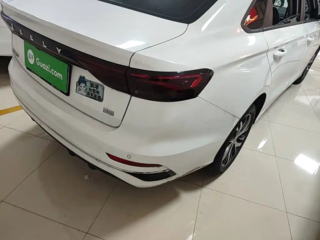 Geely Emgrand 2025 4 1.5L CVT