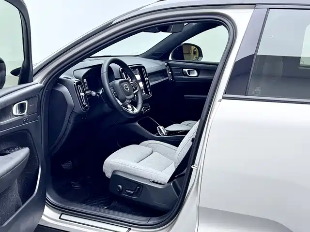 Volvo XC40 NEV — миниатюра 13