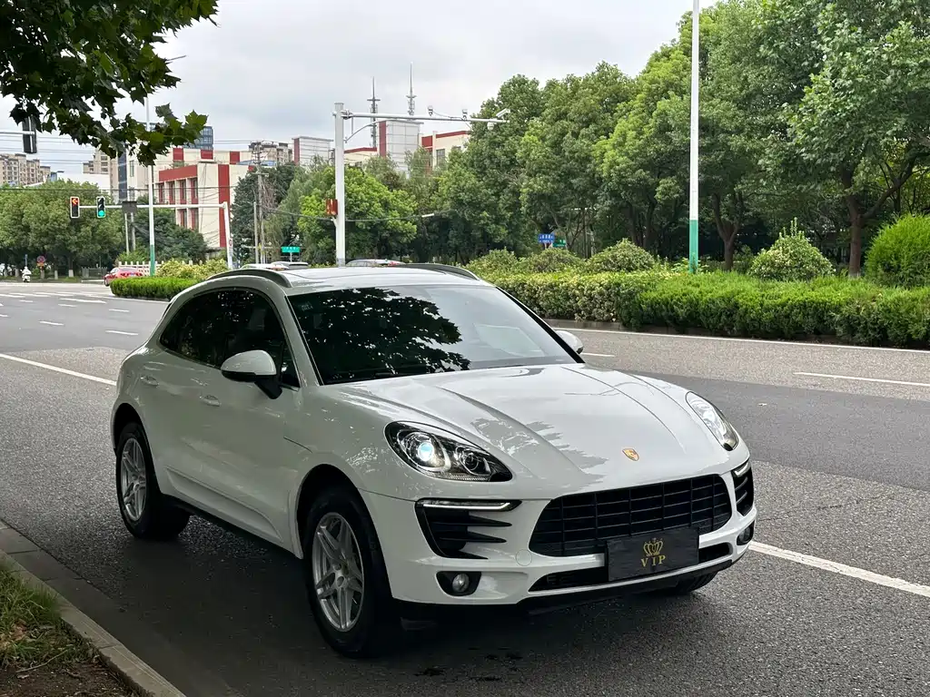 Porsche Macan — миниатюра 3