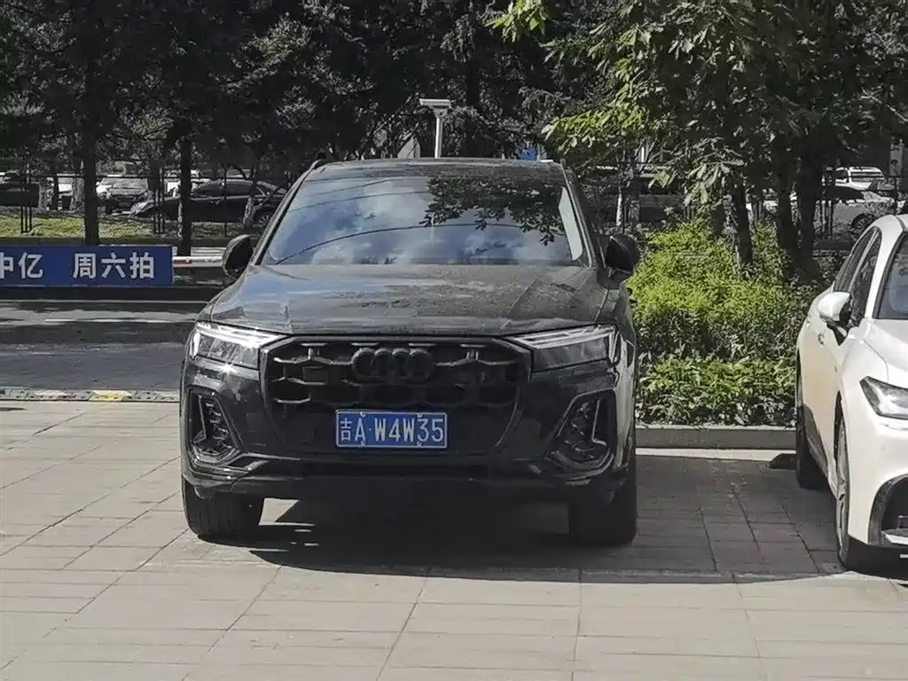 Audi Q7 2024 45 TFSI quattro S line