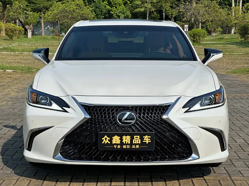 Lexus ES — миниатюра 2