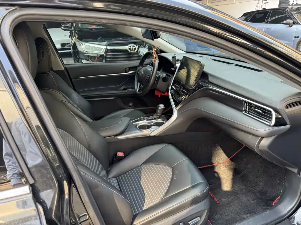 Toyota Camry — миниатюра 10