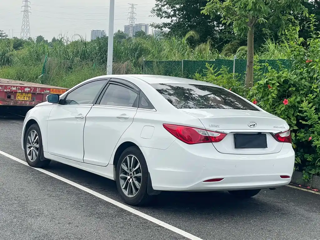 Hyundai Sonata — миниатюра 7