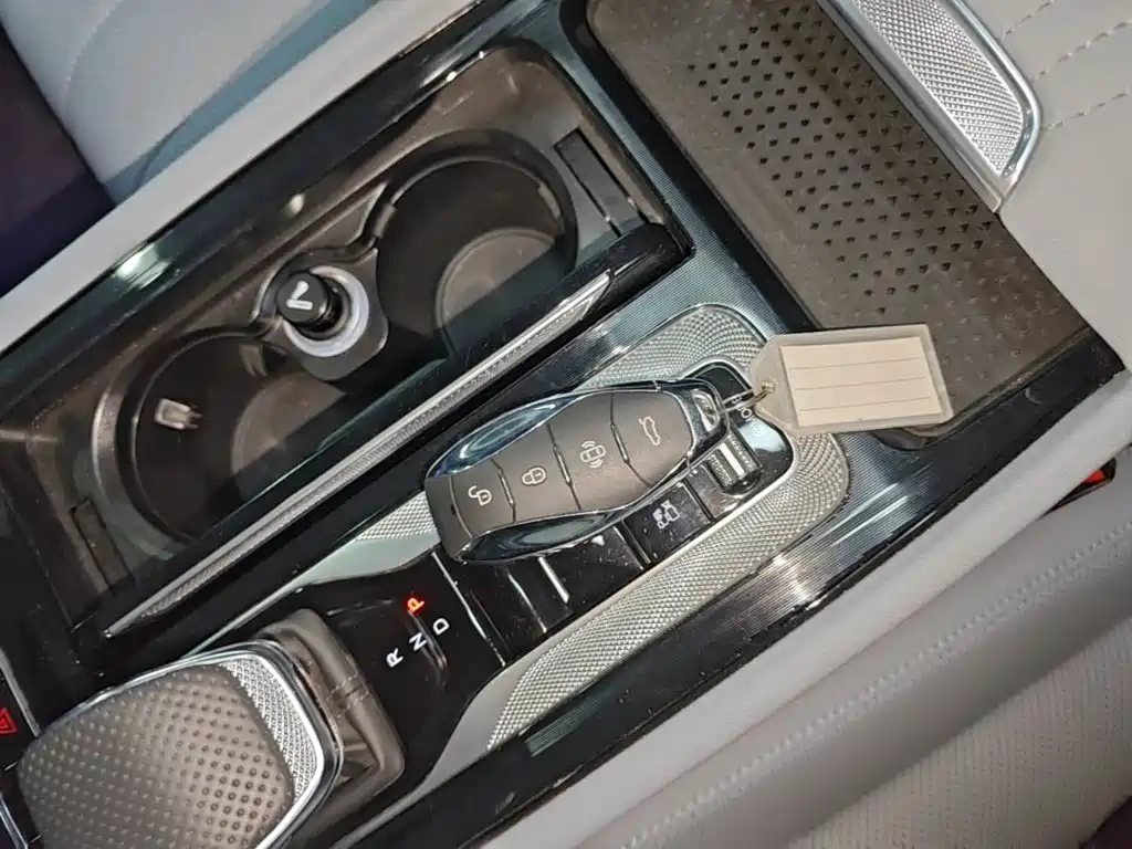 Hongqi Hongqi H5 PHEV — миниатюра 9