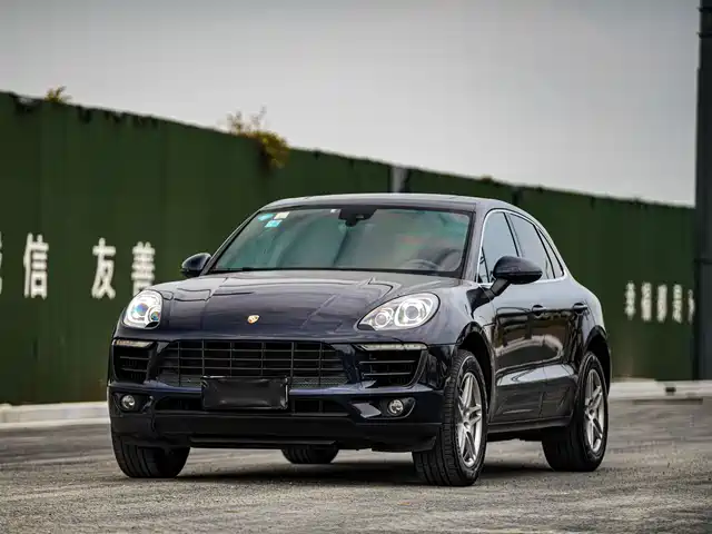 PORSCHE MACAN 2017