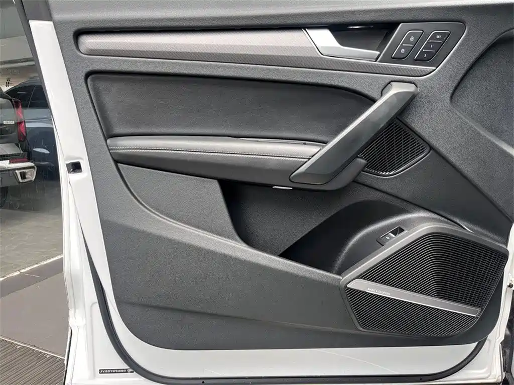 Audi Q5L — миниатюра 16