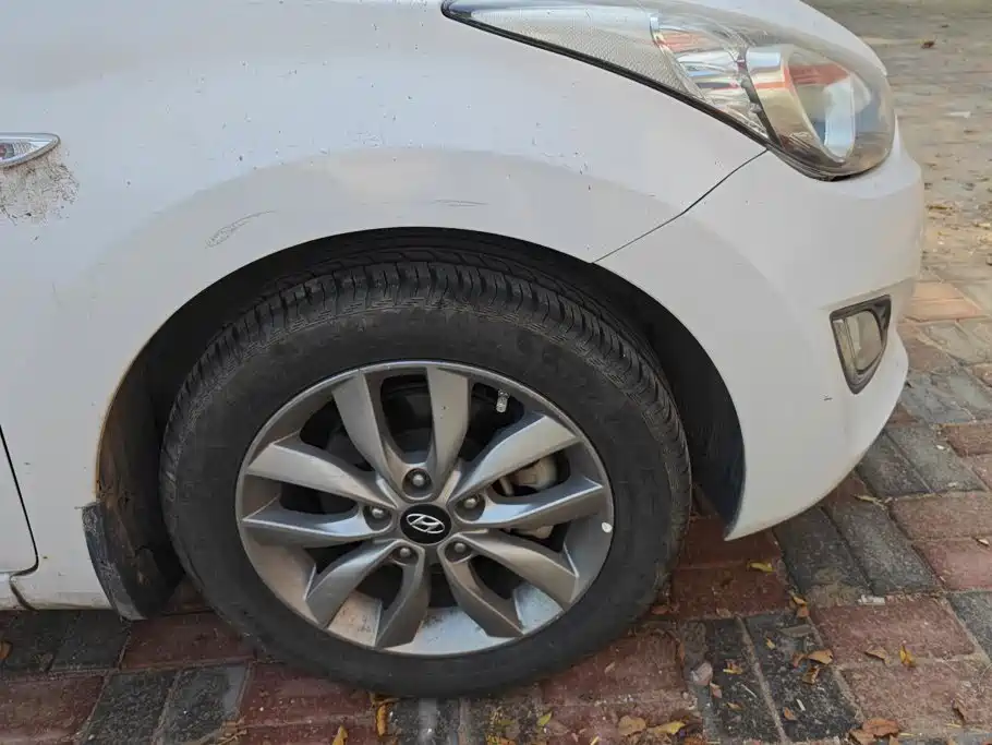Hyundai Elantra Langdong — миниатюра 6