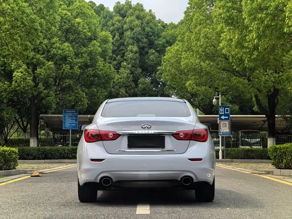 INFINITI  Q50L