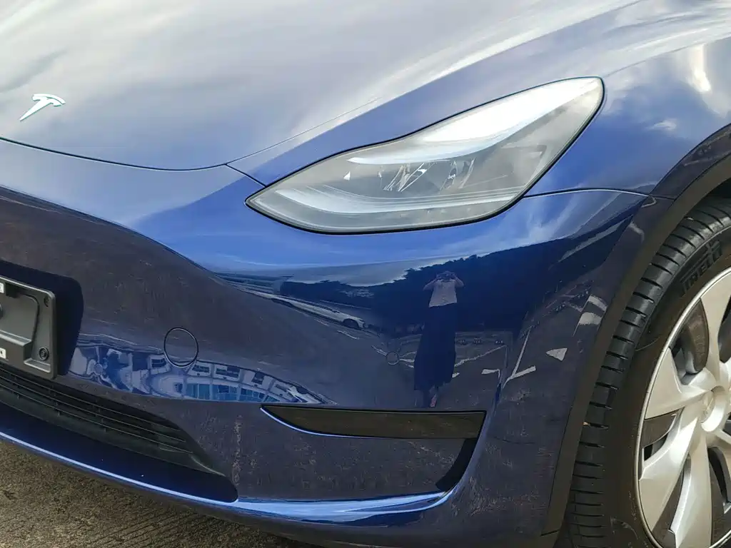 Tesla Model Y — миниатюра 4