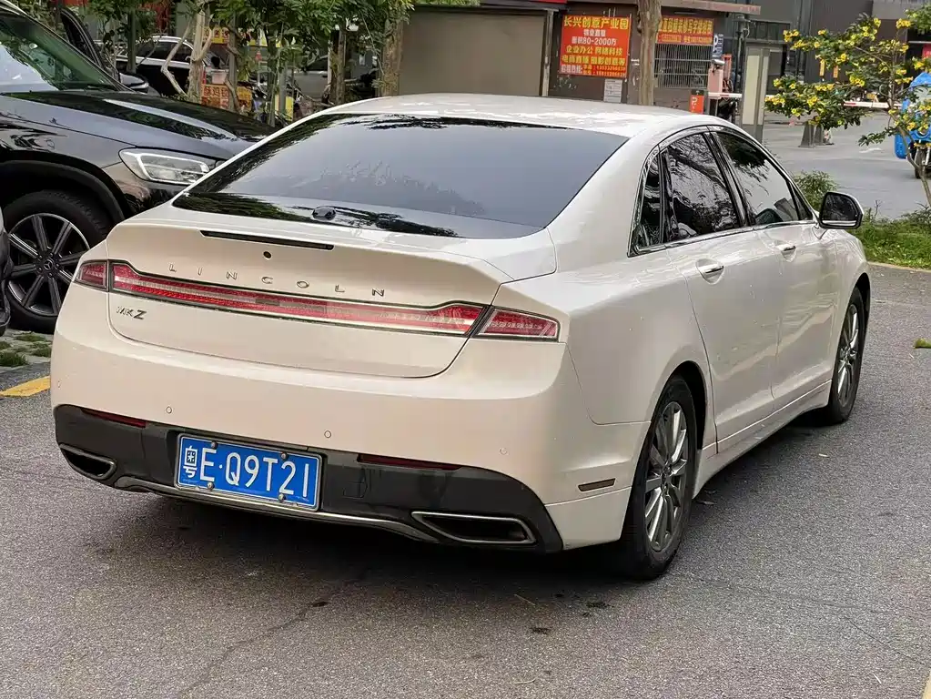 Lincoln MKZ — миниатюра 6