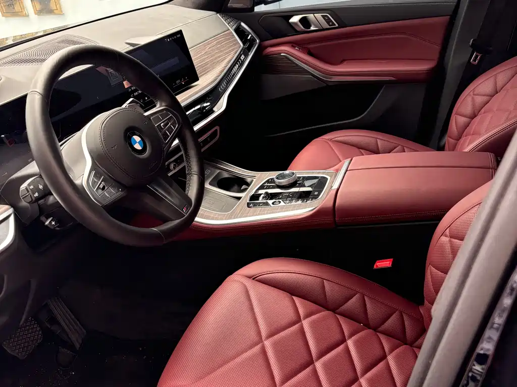 BMW X5 2025 xDrive 40Li Premium M Sport