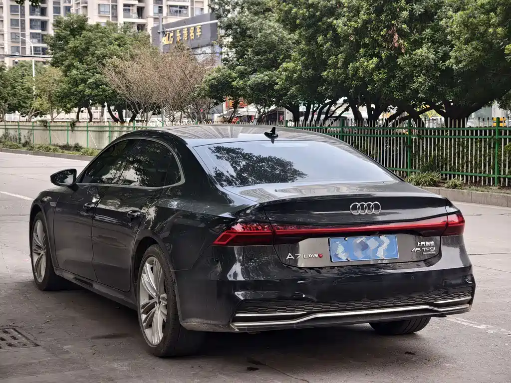 Audi A7L — миниатюра 3
