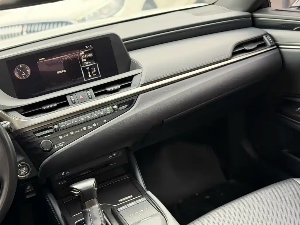 Lexus ES — миниатюра 5