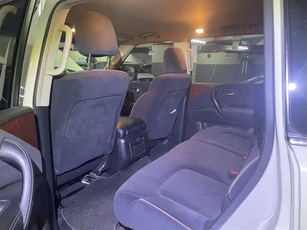 Nissan Patrol 2017 4.0L AT