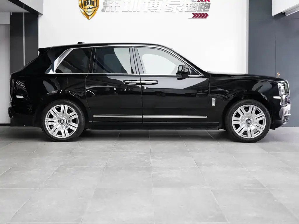 Rolls-Royce Cullinan 2018 мест