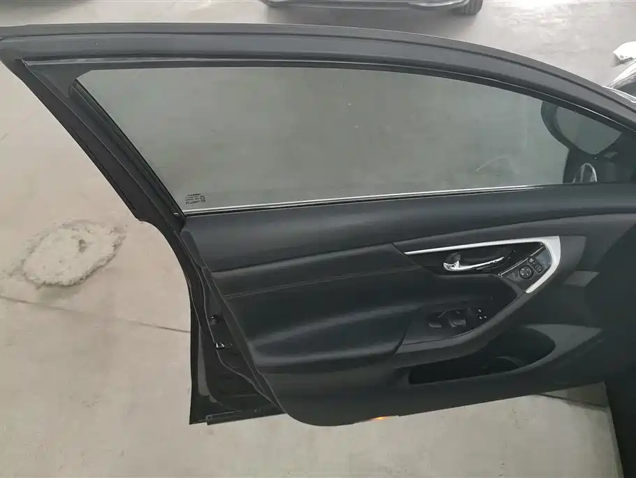 Nissan Altima 2016 2.0L XL-Upper
