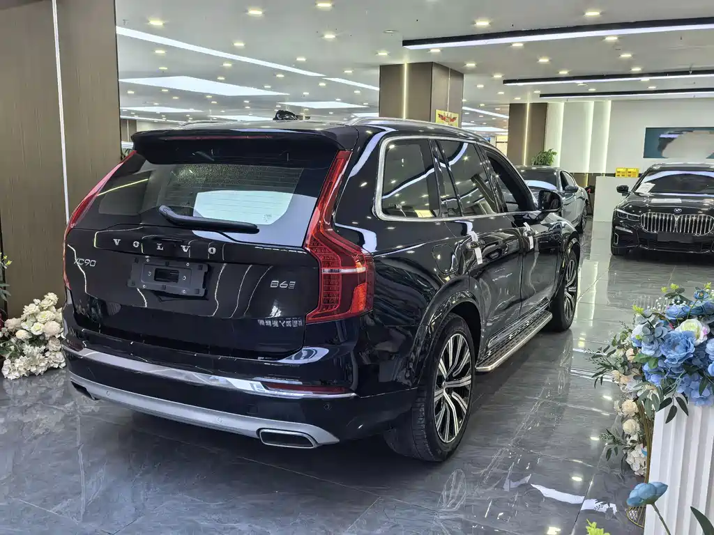 Volvo XC90 2021 B6 Luxury 7 мест
