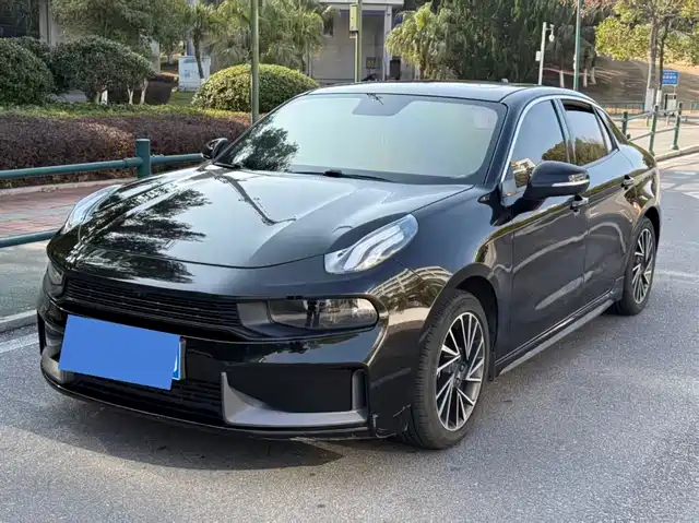2020 Lynk & Co 03