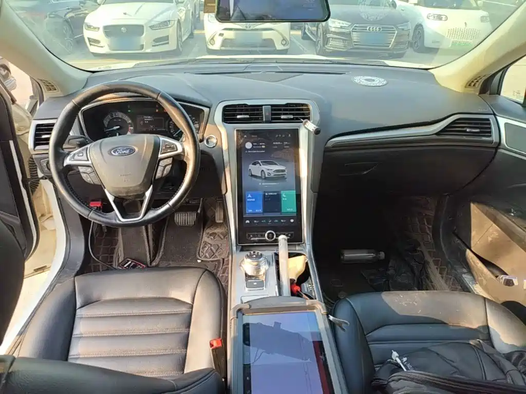 Ford Mondeo — миниатюра 10