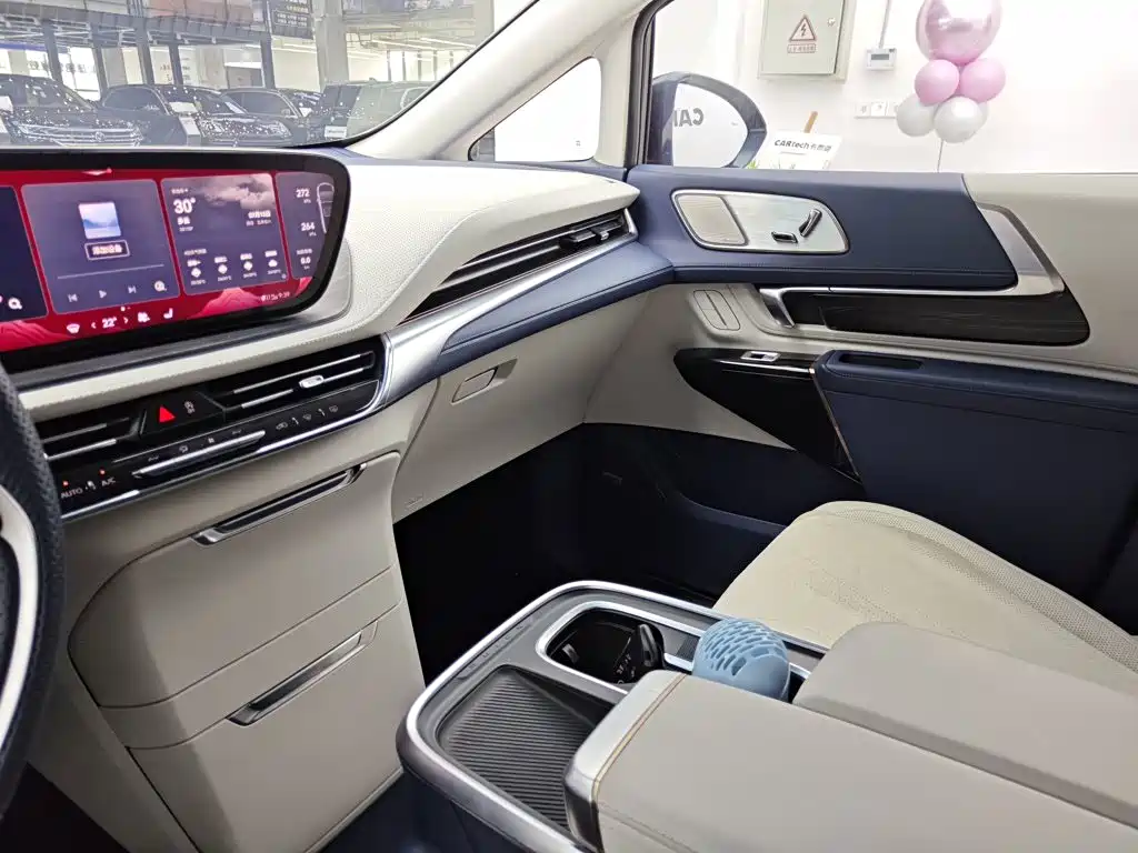 Buick Century 2023 2.0T мест