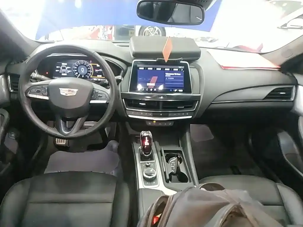 Cadillac CT5 — миниатюра 10