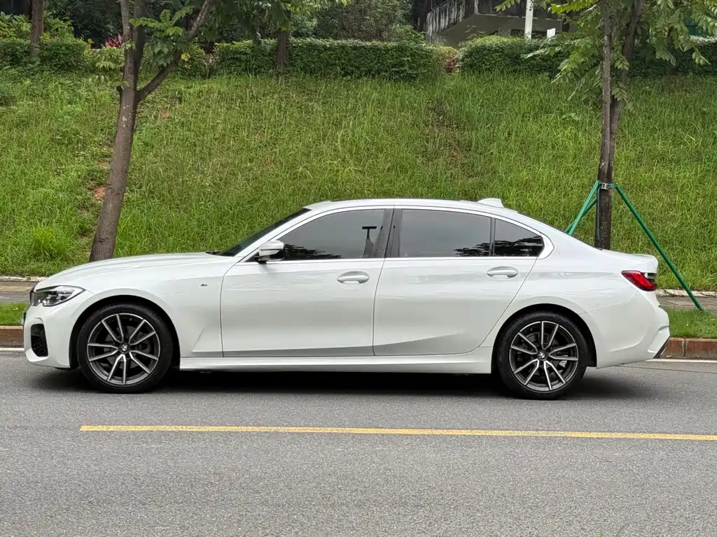BMW 3 Series — миниатюра 3