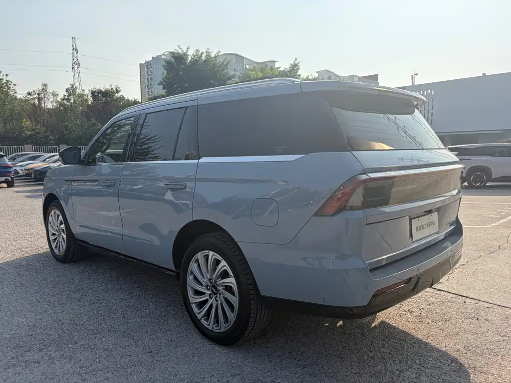 Lincoln Navigator — миниатюра 5