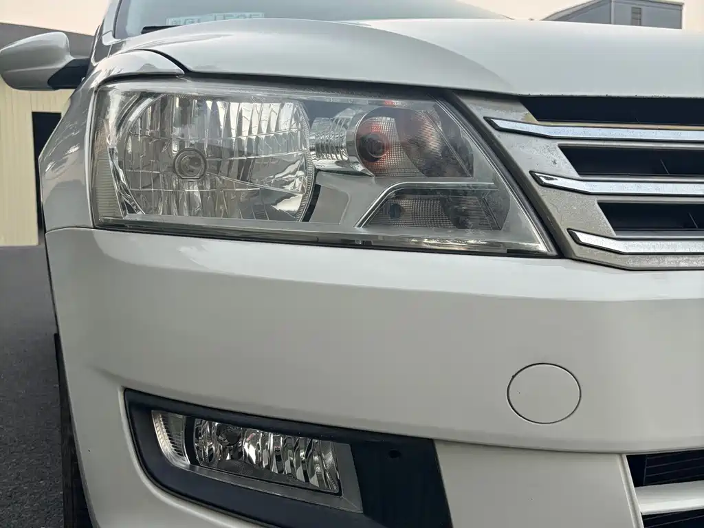 Volkswagen Santana — миниатюра 4