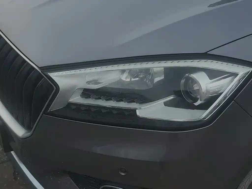Borgward BX7 — миниатюра 5