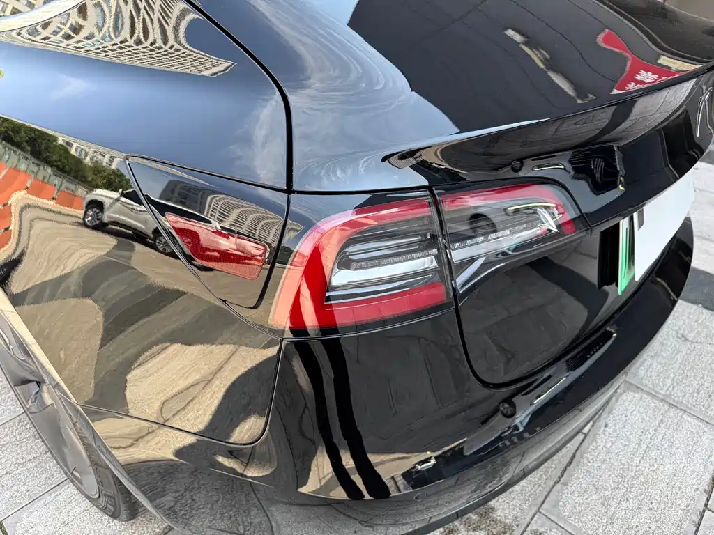 Tesla Model 3 — миниатюра 36
